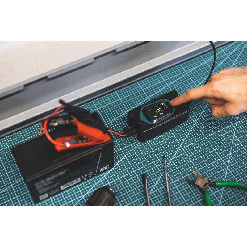 Oplader voor 6V / 12V (1,5A) batterijen/accu's thumbnail 5